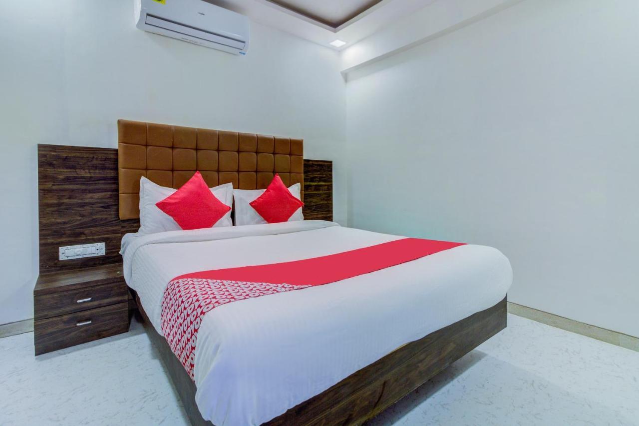 Hotel Golden Palace Lodging And Boarding Thane Bagian luar foto
